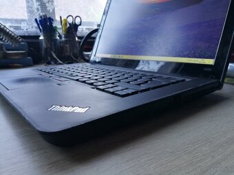 Lenovo. Intel i5. 500 GB SSD hybrid. RAM 8 GB. Nvidia 2 GB. - 14