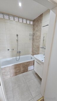 3-izbový byt po kompletnej rekonštrukcii Medvedzie - 14