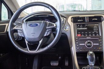 Ford Mondeo 2.0 Vignale - Hybrid AJ NA SPLÁTKY - 14