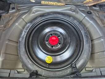 Toyota Auris 1.4 I VVT-i Sol - 14