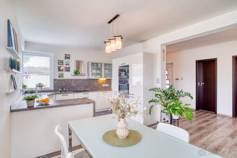 Na predaj rodinný dom s rozľahlým pozemkom v Kostolišti - 14