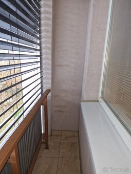 3 izb. byt s loggiou a s balkónom, 71m2 v centre mesta Sereď - 14