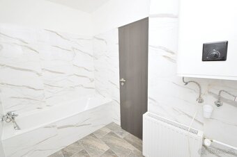 Predaj 3i byt s 260 m2 pozemkom, garážou a pivnicou, Bezenye - 14