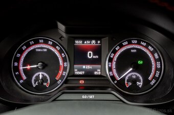 Škoda Octavia Combi 2.0 TDI RS DSG - 14