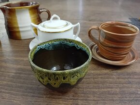 Kávová súprava, ozdobné vázy, misa, taniere, poháre - 14