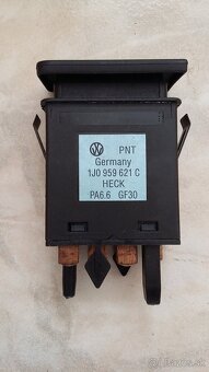 Poistková skrinka Golf 4 - 14