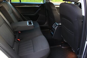 Škoda Octavia Combi TDI, DSG, Vyhr. volant, Kamera, LED - 14