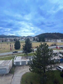 Predaj 3 izbového bytu s garážou v obci Hliník nad Hronom. - 14