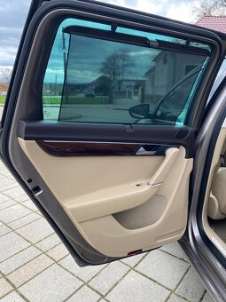 Volkswagen Passat B7 HIGHLINE 2.0TDI - 14