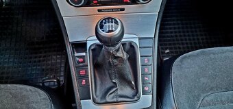 Volkswagen Passat B7 Sedan 2.0 Tdi 103kw 2013 Bluemotion - 14