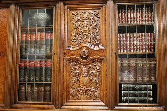 Starožitná neorenesanční knihovna na lvích tlapách - 14