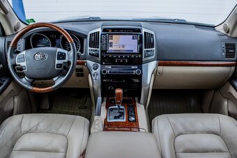 Toyota Land Cruiser V8 4.5 I D-4D Lux - 14