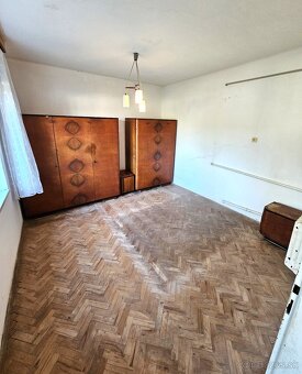 3-izbový rodinný dom v priamom centre obce KUZMICE - 14