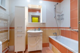 NA PREDAJ VEĽKÝ 3 IZBOVÝ BYT S VLASTNOU GARÁŽOU | 76m2 + BAL - 14