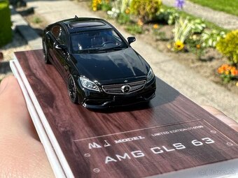 MJ Mercedes CLS 63 (1:64) - 14