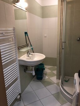 Predaj 2.5 izb. exkluzívny byt v centre BB s veľkou terasou - 14