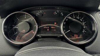 Peugeot 5008 2.0Hdi Allure Rezervované - 14