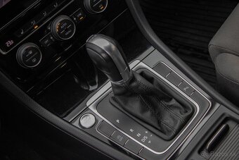 Volkswagen Golf Variant 2.0 TDI Highline 110 kW DSG AT/7 - 14