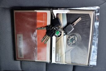 Škoda Octavia 1.6 Ambiente - 14