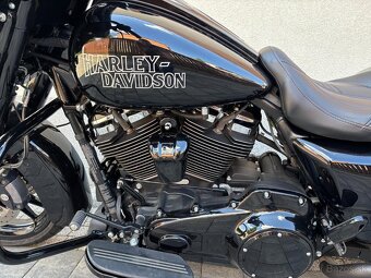 Harley Street Glide - 14