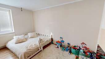Zrekonštruovaný rodinný dom v obci Tešedíkovo - 14