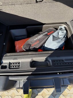 Jeep Wrangler Sahara - 14