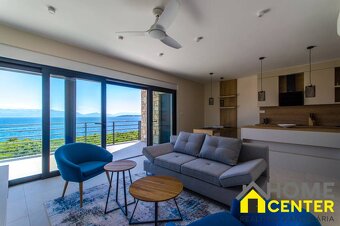 NA PREDAJ kamenná vila /400 m² / s výhľadom na more, ostrov  - 14