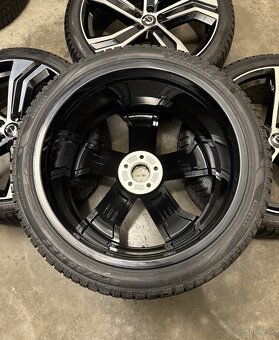 Nepoužitá zimná sada Volvo XC90 - 5x108 R22 , 275/35/22 - 14
