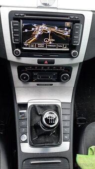 Volkswagen Passat variant b7 2.0tdi 103kw highline - 14