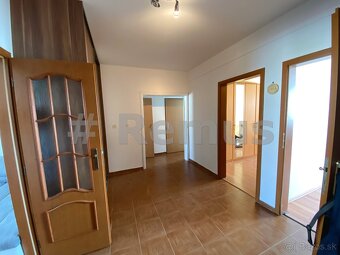 Prenájom 4i byt na Bohrovej ulici, Petržálka, balkon, výťah - 14