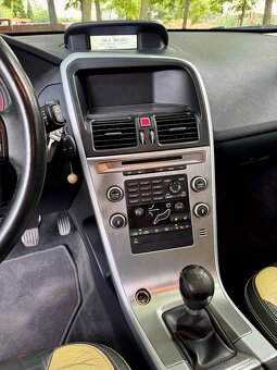 Volvo XC 60 2,4D Drive Kinetic - 14