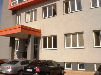 Kancelársky priestor 3x 18,5m² v Ružinove - 14