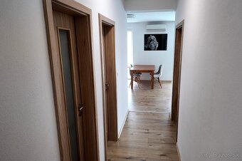 3izb byt so zariadením, lodžiou a parkovaním v Nova Village - 14