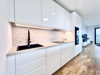 Prenájom - 4i byt s terasou a PS v projekte Guthaus - 14