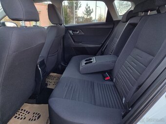 ✅Toyota Auris 1.6 benzín➡️89.000 km➡️r.v.:2016 - 14