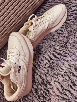 Nike, Adidas, Reebok - 14