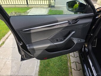 Škoda Octavia Combi iV Sportline - 14