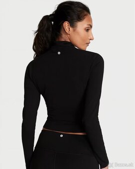 Victoria’s Secret top s výstrihom - 14