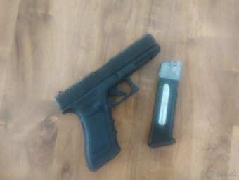Predám sumky a Airsoft zbrane - 14
