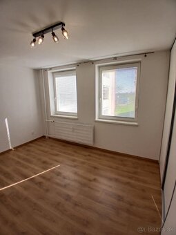 Krásny veľký 2 izbový byt s balkónom. - 14
