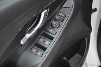 Hyundai i30 CW 1.60 CRDi Family SR 1Majiteľ - 14