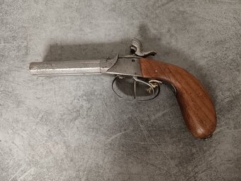 Starožitné pištole pušky - 14