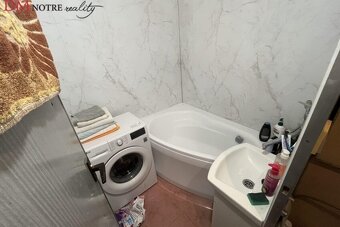 Priestranný dvojizbový byt s balkónom vo výbornej lokalite - 14