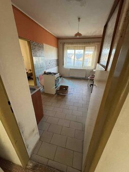 Dvojgeneračný rodinný dom s veľkou garážou a záhradou - 14