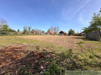 Starý sedliacky dom s veľkým pozemkom v Kolte – ideálna pr - 14