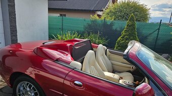 Jaguar XK8  V8 Convertible - 14
