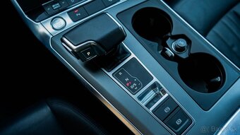Audi A6 Avant C8 45 TDI Quattro - 14