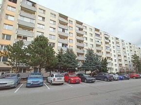 Veľký trojizbový byt s balkónom na sídlisku Klokočina - 14