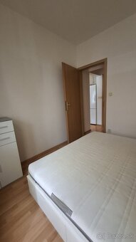 Svetlý 2i byt s loggiou a pivnicou v Ružinove - 14