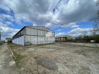 Na predaj priemyselný objekt s pozemkom 21160 m2 cena s DPH - 14